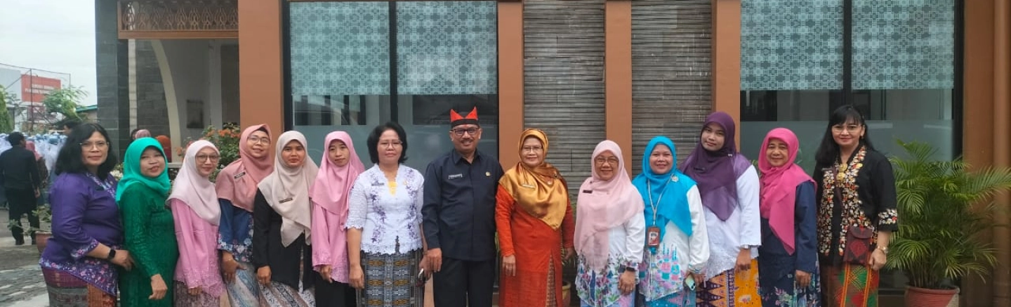 Peringatan Hari Kartini di SMKN 52 Jakarta 2
