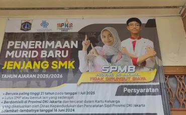 Foto Kegiatan Posko Pelayanan SPMB SMKN 52 Jakarta 5 ~blog/2025/6/10/whatsapp_image_2025_06_10_at_11_24_27