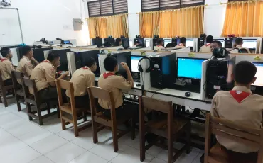 Foto Kegiatan Pelaksanaan Asesesmen Akhir Tahun Berbasis Komputer (AATBK) 30 ~blog/2025/6/11/whatsapp_image_2025_06_04_at_07_12_53