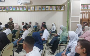 Foto Kegiatan Persiapan berangkat PKL ke 7  Perusahaan (Dunia Kerja) 4 ~blog/2025/7/9/whatsapp_image_2025_07_09_at_09_13_54
