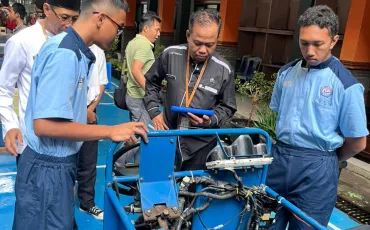 Foto Kegiatan Pembagian Rapor dan Pameran Produk Hasil Karya Peserta Didik 6 ~dl/2025/12/19/whatsapp_image_2025_12_19_at_12_11_06_1